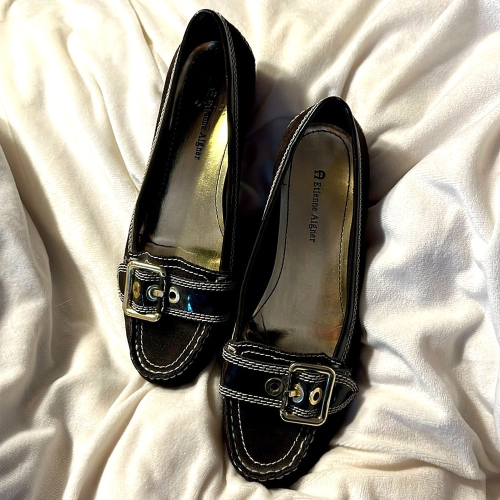 Etienne Aigner Deep Chocolate Brown w/white stitching & gold hardware SZ 8.5